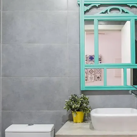 Skylight Mouraria Loft Apartment