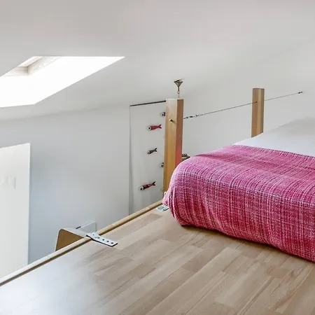 Skylight Mouraria Loft Apartment