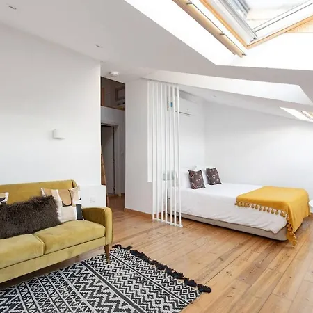Skylight Mouraria Loft Apartment Lisbon
